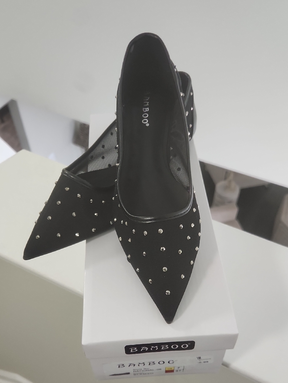 BAMBOO Rational-08 Women’s Black Pointed Toe Studded Ballet Flat Size 7